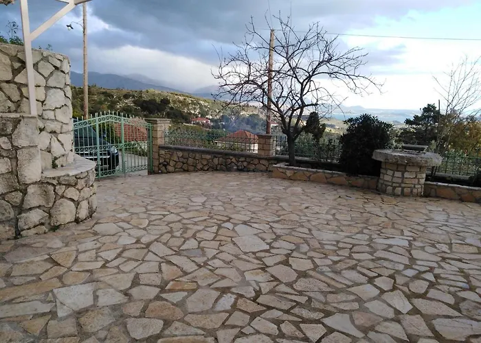 Regina * Kondoyenádha