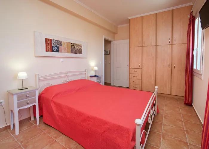 Regina Kondoyenádha