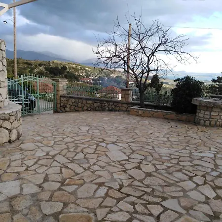 Regina * Kondoyenadha